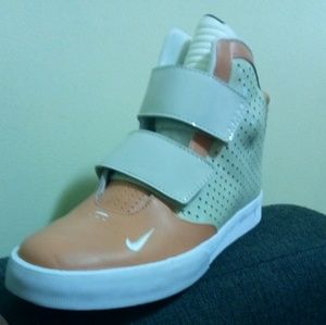 Meet your Posher, Damien